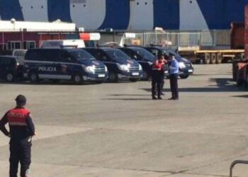 Falsifikonin të dhënat për makinat dhe konteinerët në Portin e Durrësit, arrestohen 4 persona