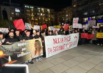 “Drejtësi për Liridonën”/ Protestë në Prishtinë, kërkojnë siguri për gratë dhe dënim për vrasësit
