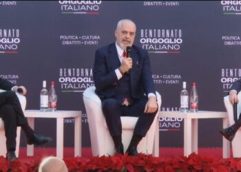 Kushtetuesja pezullon marrëveshjen me Italinë për emigrantët, Rama: Provë se që nuk i kontrolloj gjykatat në Shqipëri!