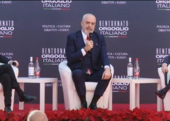 ‘S’kemi të bëjmë me Guantanamo’/ Rama në festivalin e partisë e Melonit: Marrëveshja me Italinë s’është antikushtetuese!