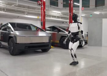 Musk reagon pas sulmit të robotit ndaj punonjësit në fabrikën e tij Tesla! Tmerr nga konflikti inteligjencë Artificiale-njeri
