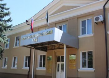 Adoleshenti rus dënohet me katër vjet burgim nën akuzat për tradhti