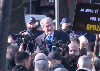 “Nuk ka të dytë si unë”, Berisha kërkon ndihmë: Shqiptarë zgjohuni, po burgosem pa të drejtë!