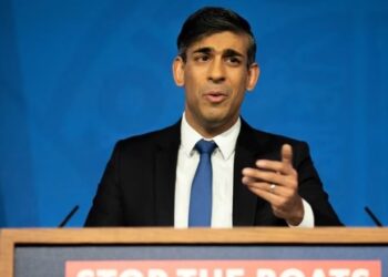 Detajet e planit të ri të kryeministrit britanik për dërgimin e emigrantëve në Ruandë