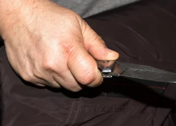 Kunati godet me thikë kunatin në Tiranë