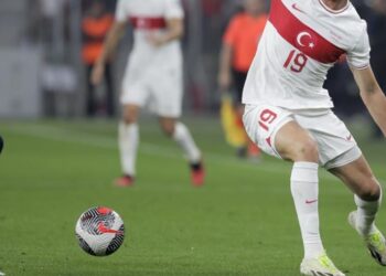 Vendimi i federatës turke pas dhunës ndaj arbitrit: Do të rinisin kampionatet