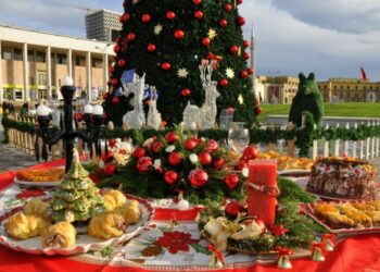 Sot dita e fundit e 2023-it, edhe pak orë nga Viti i Ri. 8 traditat që i bëjnë festimet e shqiptarëve të veçanta