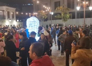 Vlora dyndet nga turistët edhe për fundvit, hotel deri në 70% të prenotuar
