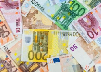 KURSI I KËMBIMIT SOT/ Viti 2024 nis sërish me zhvlerësim për Euron