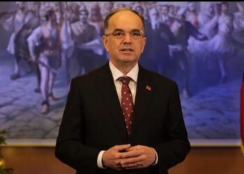 Presidenti Begaj uron efektivët e FA në misionet jashtë vendit: Jeni kontributi më i madh i shqiptarëve në botë