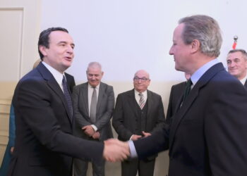 Takime me Kurtin dhe Osmanin, Cameron nga Prishtina:Britania ndihmon në siguri dhe njohjen e Kosovës