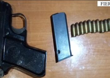 Fshihte në banesë pistoletë, arrestohet 44-vjeçari në Patos