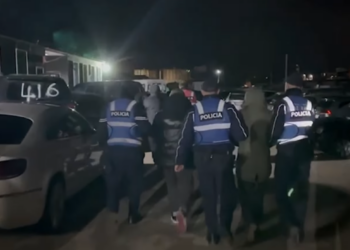 Seancë maratonë në gjykatën e Durrësit, mbeten në burg 35 të arrestuarit e “Tempullit”