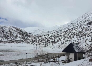 Mot i qëndrueshëm por i ftohtë, sa do të shkojnë temperaturat sot