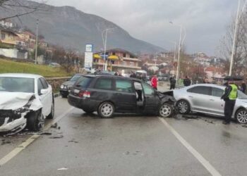 Aksi Pogradec-Qafë Thanë/ Përplasen 3 makina, mbesin 6 të plagosur