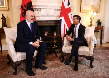 Sunak: Marrëveshja me Shqipërinë për migrimin ka dhënë rezultate