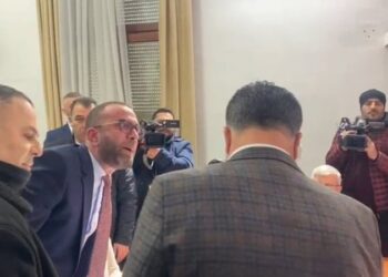 Flamurnokëzimi i Gazment Bardhit