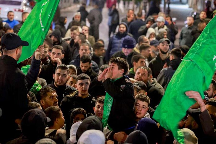 Protesta për vrasjen e numrit 2 të Hamasit, frikë për zgjerim të luftës