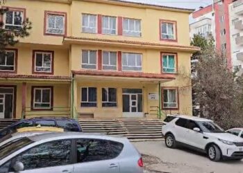 4 persona të maskuar rrahin barbarisht 28-vjeçarin në Pogradec