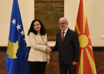 “Moment historik për shqiptarët”/ U zgjodh kryeministër në Maqedoninë e Veriut, Osmani uron Talat Xhaferin