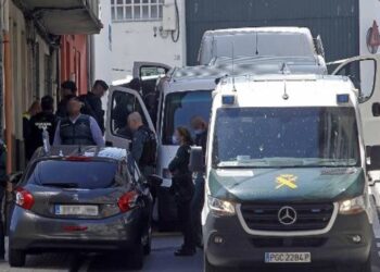 Kamioni me drogë përplaset me makinat e policisë, arrestohen 2 shqiptarë e 3 britanikë