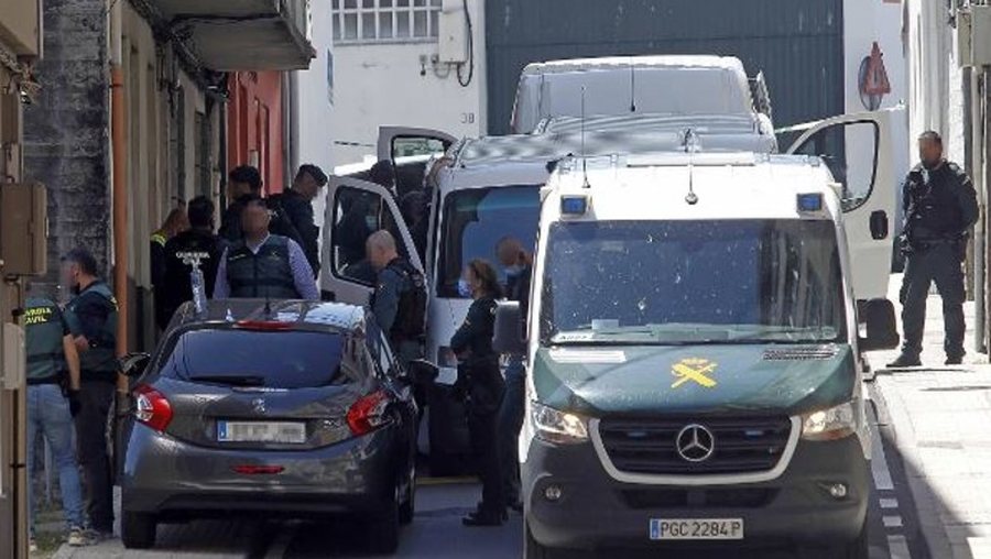 Kamioni me drogë përplaset me makinat e policisë, arrestohen 2 shqiptarë e 3 britanikë