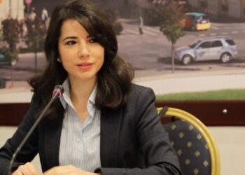 Rama krijon ministri të re në kabinetin qeveritar, emëron Adea Pirdenin si ministre të Shtetit për Administratën Publike dhe Antikorrpsionin