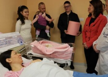 Sihana dhe Amar quhen bebet e para të 2024-ës tek “Mbretëresha Geraldinë” dhe “Koço Gliozheni”