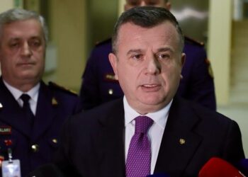 Elbasan/ Balla porosit policinë: Zbardhni vrasjet e vjetra! Po hulumtojmë për një pr/ligj kundër bullizimit në rrjete sociale
