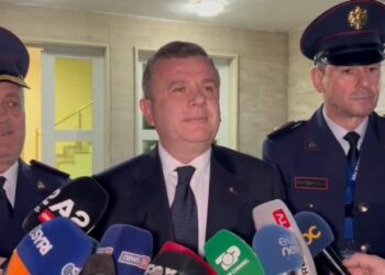 Fier/ Balla thirrje drejtuesve të policisë: Të zbardhen ngjarjet kriminale! Mos pranoni ndërhyrje! Urdhrat e porositë i merrni nga…!