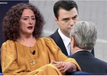 Argita quajti Bashën të mbaruar, reagon PD: Vajza “Non Grata” sulmon kreun demokrat me gjuhën e babit “Non Grata”