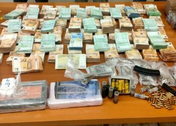 Sekuestrohen mbi 600 mijë euro CASH, goditet banda shqiptaro-rumune e kokainës