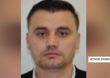 Izoloi familjen, gjykata vendos ’20 ditë arrest në burg’ për Zhabolin, avokati: Ta shtrojmë në spital!