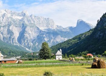 “El Debate”: Shqipëria mes destinacioneve më interesante për të udhëtuar në 2024-n