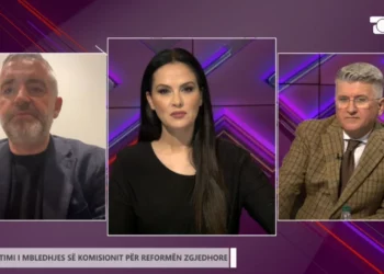 Dështimi i mbledhjes për ‘zgjedhoren’/ Gjekmarkaj: PS duhet të përballet me kundërshtarin real! Klosi: Jeni të mirëpritur…