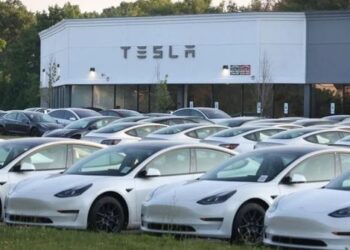 Telashe të tjera për Elon Musk, tërhiqen nga tregu 1.6 mln makina Tesla