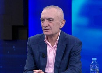 Larg ‘syrit’ të medias? Meta: Ma ka kërkuar mjeku, duhet të qëndroj larg ambienteve toksike