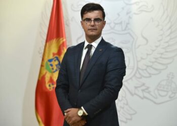“Djemtë janë mirë…”/ Dhunimi i 3 të rinjve nga Shqipëria, reagon ministri i Brendshëm malazez: Ngjarja po hetohet