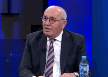 Mustafaj justifikon Bardhin e Nokën për dhunën: Açka nuk mund të vinte në pozitë kolegët. Duhet të ndiqte shembullin e Tabakut