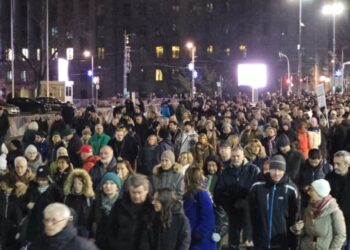 Rifillojnë protestat në Serbi, opozita kërkon anulimin e zgjedhjeve të diskutueshme