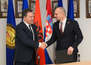 Ministri i Mbrojtjes, Niko Peleshi në Zagreb, pritet nga krerët e shtetit kroat: Krenarë për rrugëtimin e përbashkët në NATO