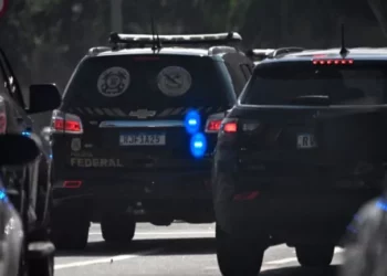 Policia kontrollon banesat e djalit të ish-presidentit, përgjoi kundërshtarët politikë dhe anëtarët e Gjykatës së Lartë përmes…!