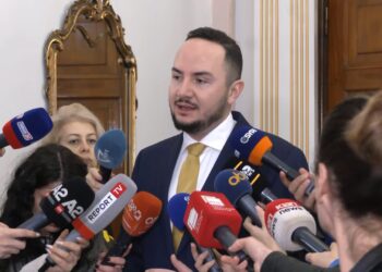 Bllokoi komisionin e “Zgjedhores”, Salianji fajëson mazhorancën: Ata po bëjnë teatër, nuk duan që…