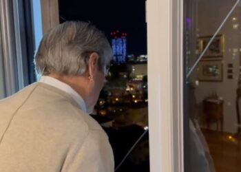 ‘Firojnë’ mbështetësit/ Berisha, fjalim para Argitës e ithtarëve: Rama na varfëroi, por unë jam shpresa. Jam Batman…!