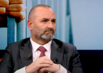 Basha akuzoi se mazhoranca kërkon të kontrollojë SPAK-un, Manja: Nuk e marr seriozisht, drejtësia e re është tërësisht distante nga politika