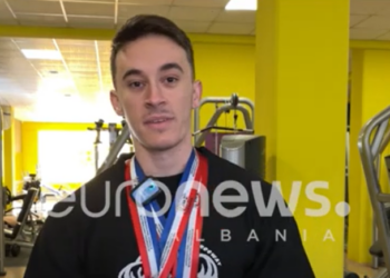 I riu kampion në bodybuilding. 19-vjeçari Marjan Hoxhaj shënon rezultat historik