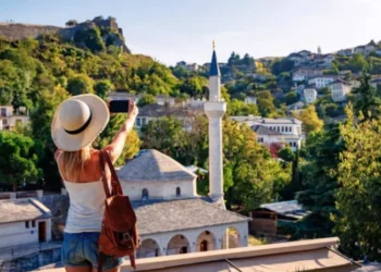 “Travel off Path”: Shqipëria destinacioni më i përballueshëm në Kontinentin e Vjetër