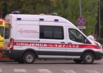 U tremb nga tërmeti, 20-vjeçari në Lushnje rrëzohet nga shkallët dhe humb jetën