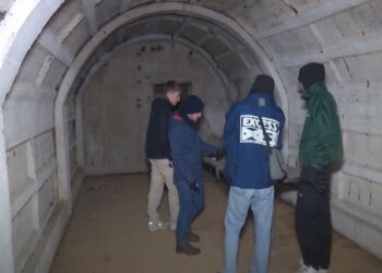 Turistët britanikë vlerësojnë natyrën alpine, vizitojnë Kukësin e nëndheshëm