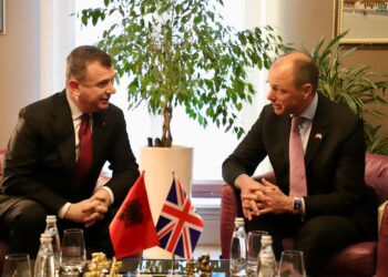 Balla takim me zyrtarin britani: Asnjë gomone me shqiptarë drejt Anglisë në Janar